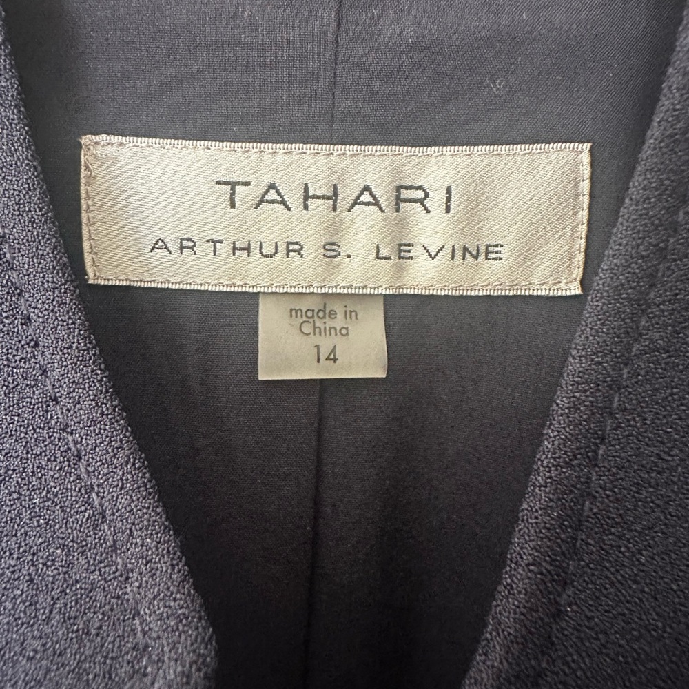 Tahari Arthur S. Levine Navy Women’s skirt suit. Never worn. - Picture 3 of 4